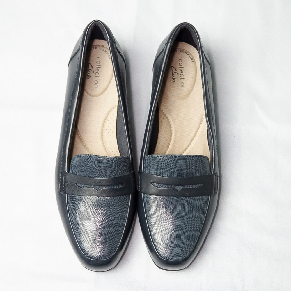 Clarks Navy Slip on Loafers | Size 7 Wide | Juliet Coast